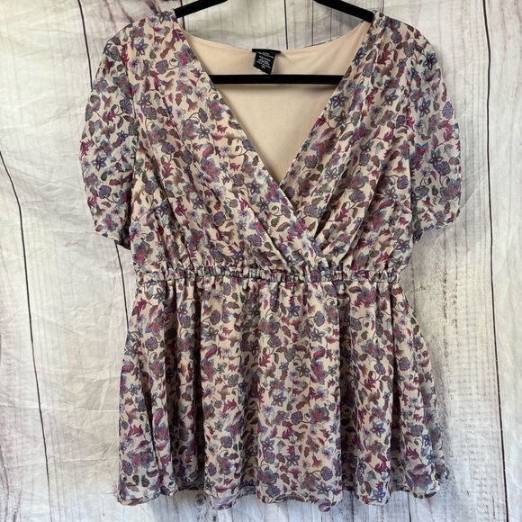Torrid Faux Wrap Short Sleeve Summer Spring Floral V-Neck Blouse Top 00 XL - Picture 1 of 6